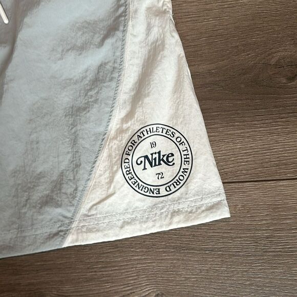 Nike Sportwear‎ Heritage High Waisted Woven Mini Skirt Gray White Size Medium - Picture 4 of 9